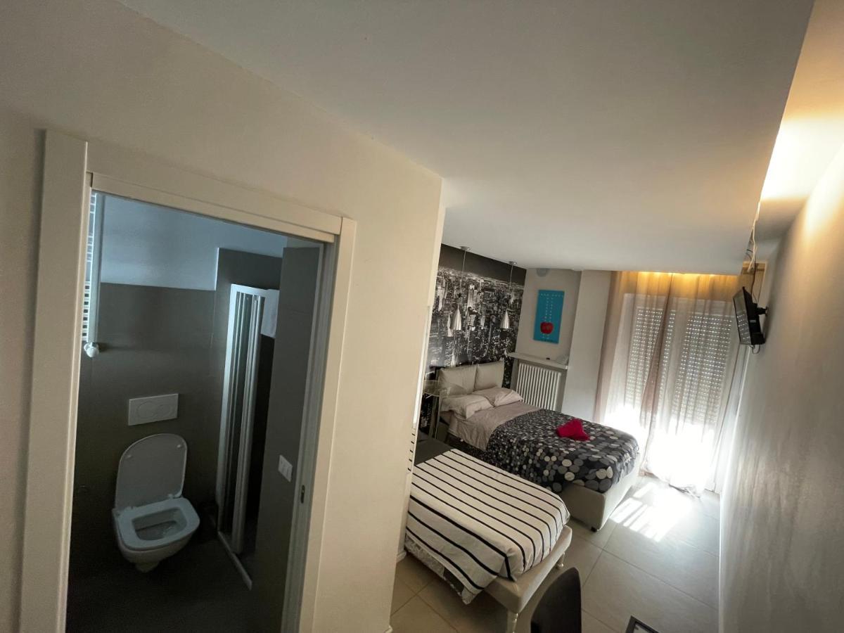 Smile Accomodation Sarre ภายนอก รูปภาพ